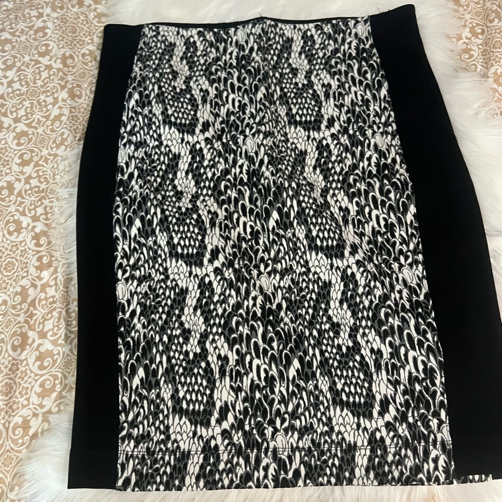 Joe Fresh Monochrome Patterned Pencil Skirt